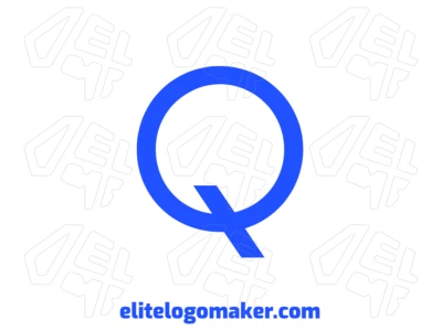 Un diseño sutil y minimalista de la letra 'Q' en azul, creando un logo limpio y moderno con énfasis en la simplicidad.